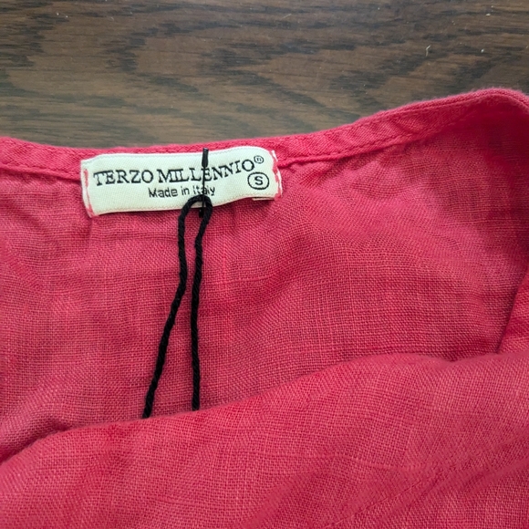 Hot pink linen dress - Picture 2 of 3